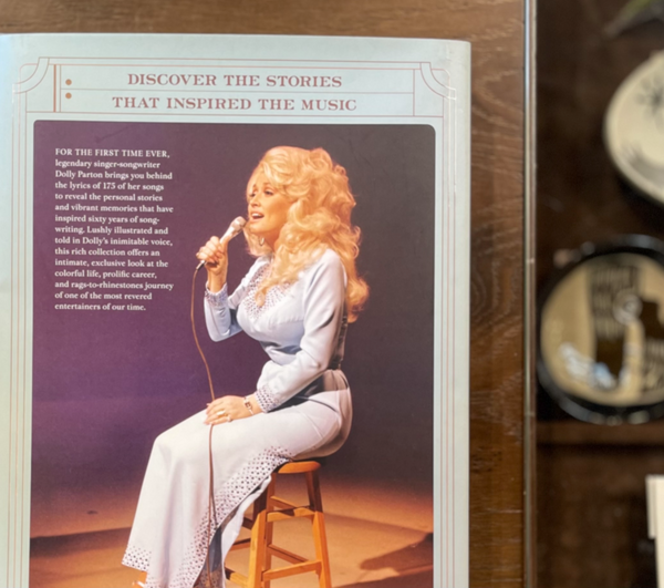 "Dolly Parton Songteller" Book